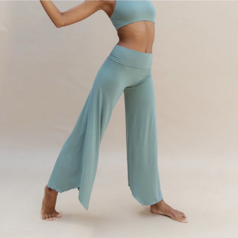 Indigo Luna Layla pants sage XS